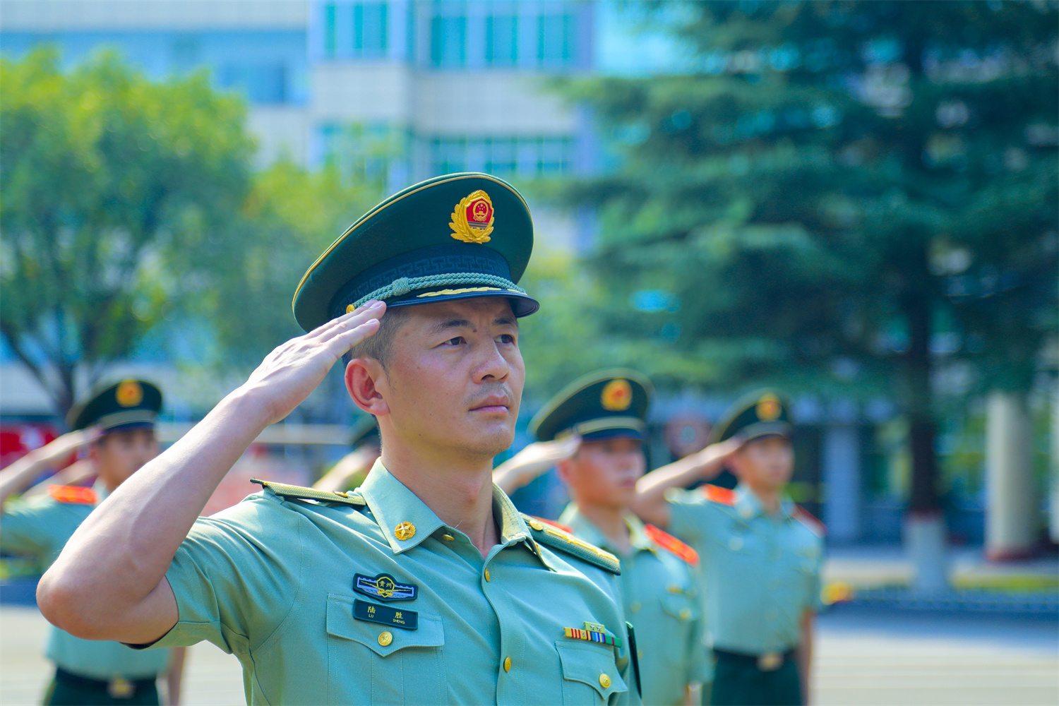 庄严升旗,武警遵义支队为祖国庆生